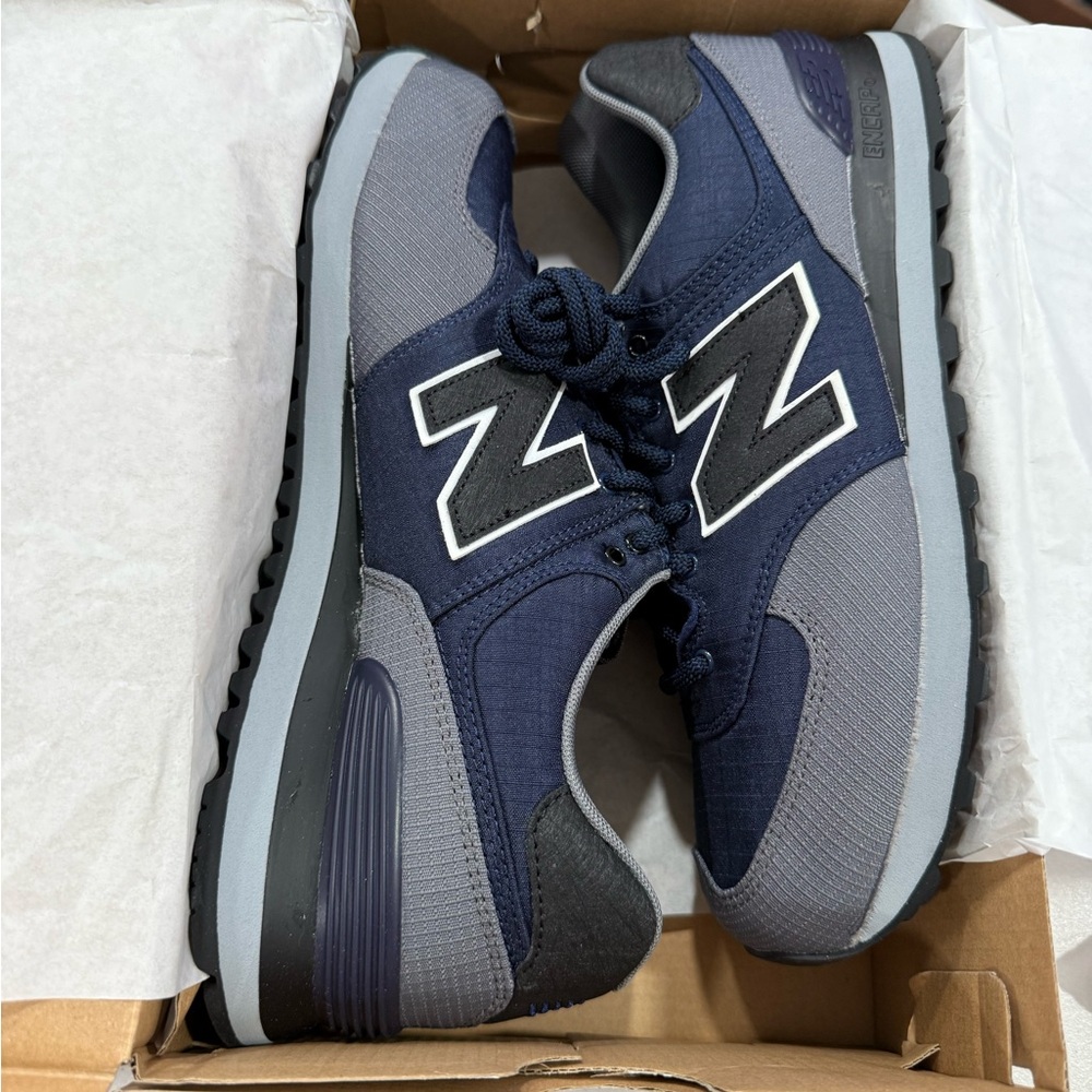 New Balance 574 Men's Dark Blue and Gray Running Sneakers Size 9.5 Brand New - Picture 3 of 7